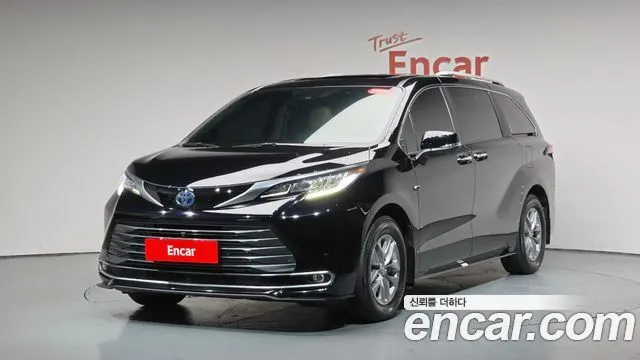 TOYOTA SIENNA 2024