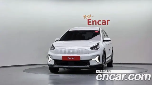 KIA NIRO PLUS 2024 — 122 347 км, белый, Корея — под ключ — фото 3
