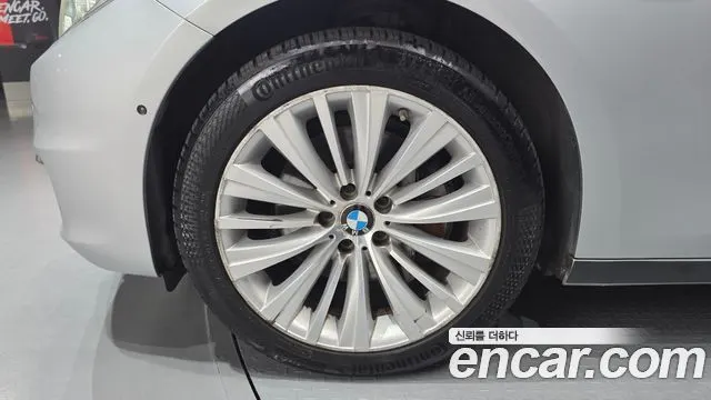 BMW 5 SERIES GT 2016 — 139 317 км, серебристый, Корея — под ключ — фото 5
