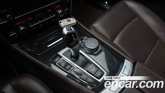 BMW 5 SERIES GT 2016 — 139 317 км, серебристый, Корея — под ключ — фото 9