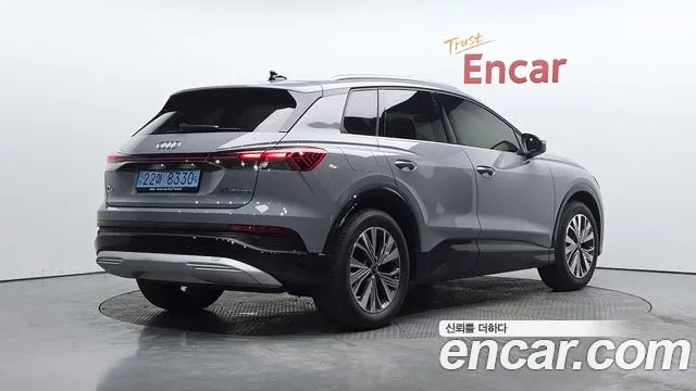 AUDI Q4 E-TRON 2026 — 718 км, серебристо-серый, Корея — под ключ — фото 1