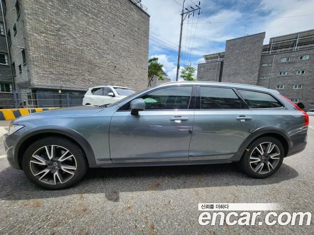 VOLVO V90 CROSS COUNTRY 2018 — 74 000 км, серый, Корея — под ключ — фото 3
