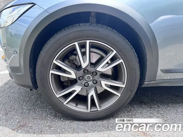 VOLVO V90 CROSS COUNTRY 2018 — 74 000 км, серый, Корея — под ключ — фото 6