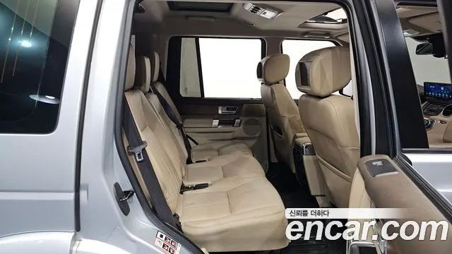 LAND ROVER DISCOVERY 4 2016 — 167 637 км, серебристо-серый, Корея — под ключ — фото 11