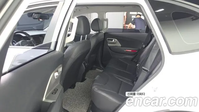 KIA NIRO PLUS 2023 — 107 396 км, белый, Корея — под ключ — фото 11