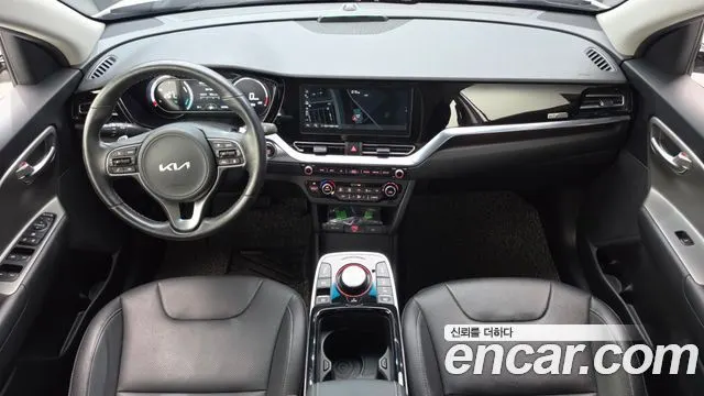 KIA NIRO PLUS 2023 — 107 396 км, белый, Корея — под ключ — фото 7