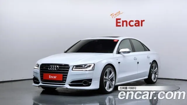 AUDI S8 2015