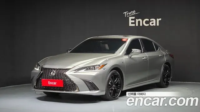 LEXUS ES300H 2024