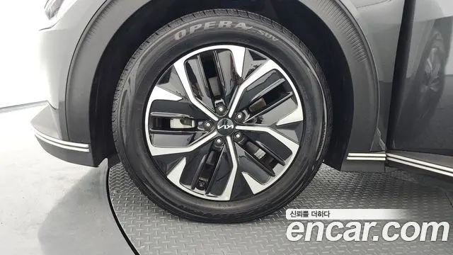 KIA EV6 2022 — 71 399 км, серый, Корея — под ключ — фото 5