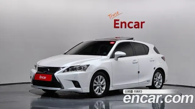 LEXUS CT200H 2016