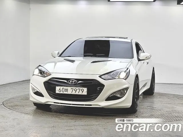 HYUNDAI GENESIS COUPE 2013 — 126 696 км, белый, Корея — под ключ — фото 1