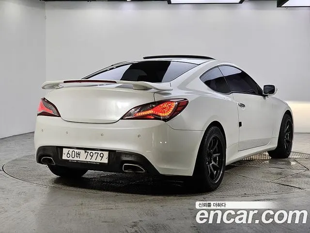 HYUNDAI GENESIS COUPE 2013 — 126 696 км, белый, Корея — под ключ — фото 3