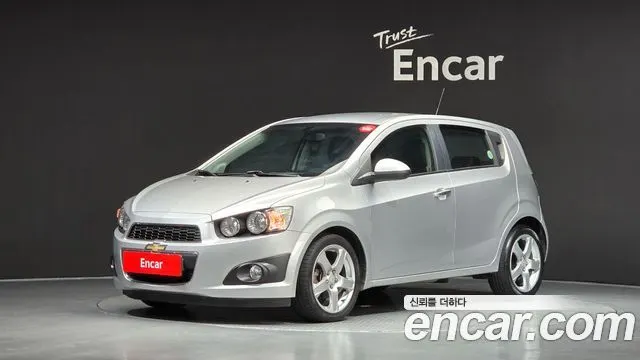 CHEVROLET AVEO HATCHBACK 2012 — 78 917 км, серебристый, Корея — под ключ — фото 1
