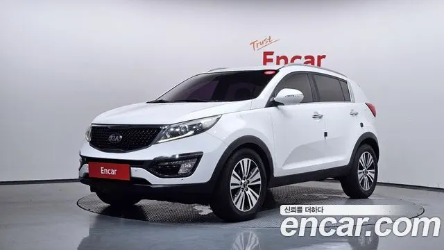KIA SPORTAGE R 2015 — 179 382 км, белый, Корея — под ключ — фото 1