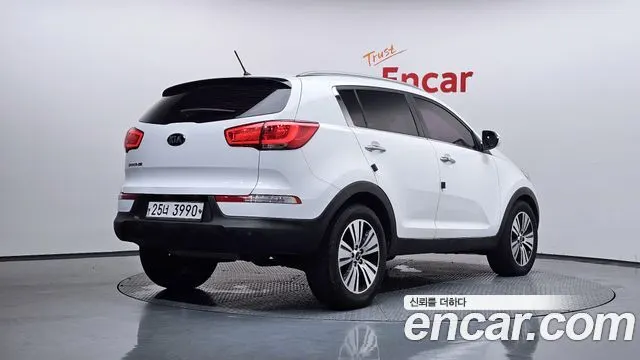 KIA SPORTAGE R 2015 — 179 382 км, белый, Корея — под ключ — фото 2