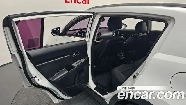 KIA SPORTAGE R 2015 — 179 382 км, белый, Корея — под ключ — фото 12