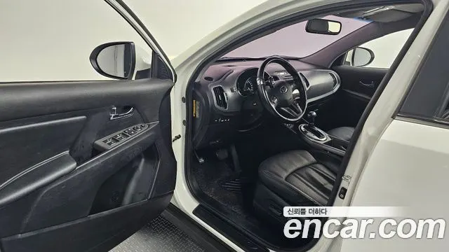 KIA SPORTAGE R 2015 — 179 382 км, белый, Корея — под ключ — фото 10