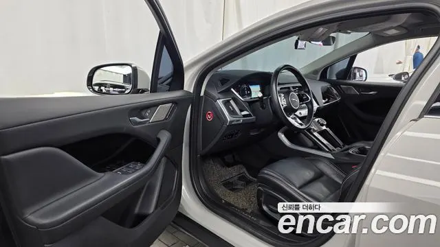 JAGUAR I-PACE 2019 — 91 566 км, белый-перламутр, Корея — под ключ — фото 10