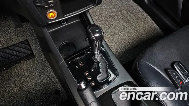 KGM STYLE KORANDO C 2017 — 173 902 км, серебристо-серый, Корея — под ключ — фото 9