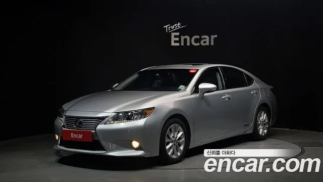 LEXUS ES300H 2013 — 116 206 км, серебристо-серый, Корея — под ключ — фото 1