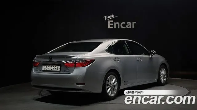 LEXUS ES300H 2013 — 116 206 км, серебристо-серый, Корея — под ключ — фото 2