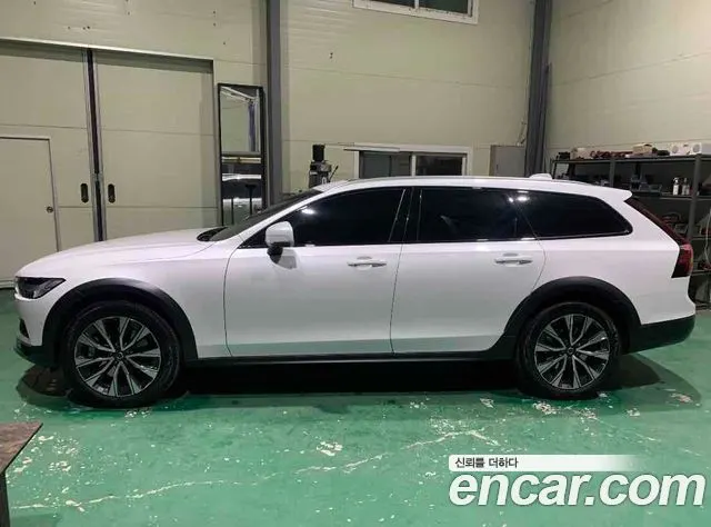 VOLVO V90 CROSS COUNTRY 2022 — 58 000 км, белый, Корея — под ключ — фото 5