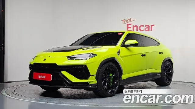 LAMBORGHINI URUS 2024 — 39 839 км, салатовый, Корея — под ключ — фото 1