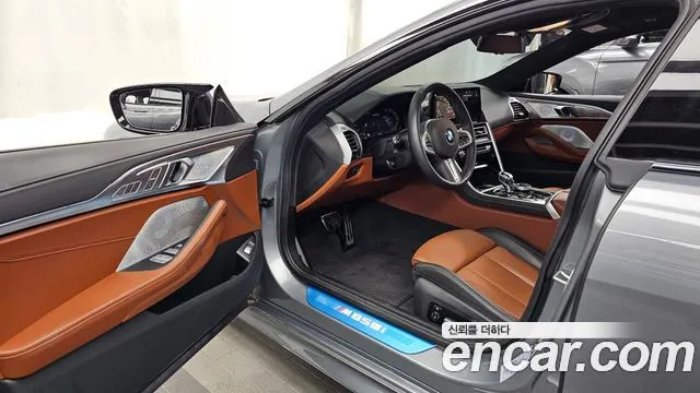 BMW 8 SERIES 2025 — 22 355 км, серебристо-серый, Корея — под ключ — фото 10