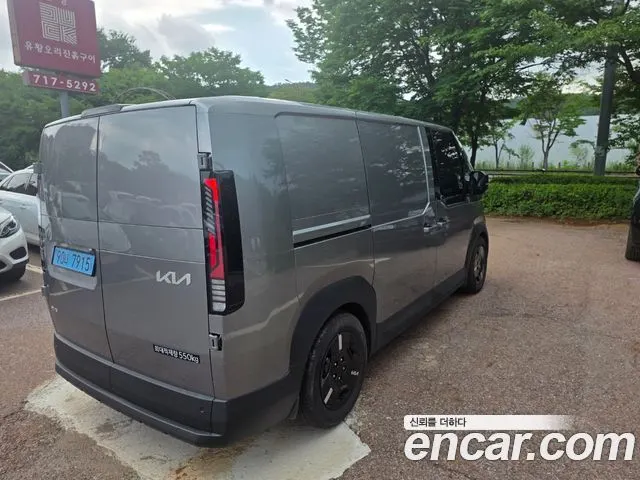 KIA PV5 2026 — 7 300 км, серебристо-серый, Корея — под ключ — фото 2