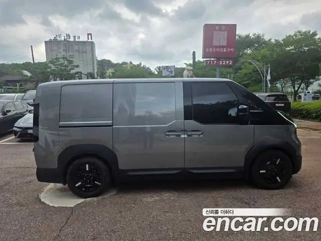 KIA PV5 2026 — 7 300 км, серебристо-серый, Корея — под ключ — фото 5