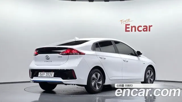 HYUNDAI IONIQ HYBRID 2019 — 100 888 км, белый, Корея — под ключ — фото 1