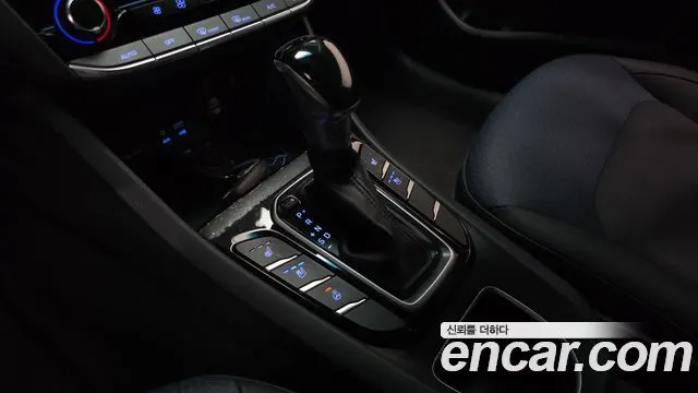 HYUNDAI IONIQ HYBRID 2019 — 100 888 км, белый, Корея — под ключ — фото 9