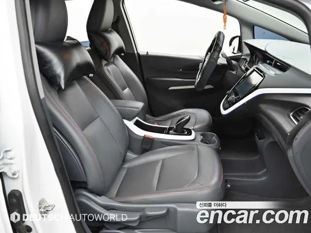CHEVROLET BOLT 2018 — 156 786 км, белый, Корея — под ключ — фото 10