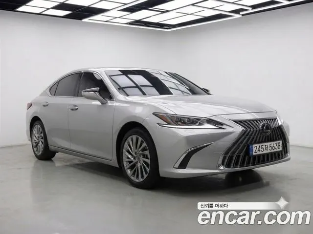 LEXUS ES300H 2026 — 12 960 км, серебристо-серый, Корея — под ключ — фото 11