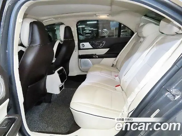 LINCOLN CONTINENTAL 1 2017 — 118 761 км, серебристо-серый, Корея — под ключ — фото 7
