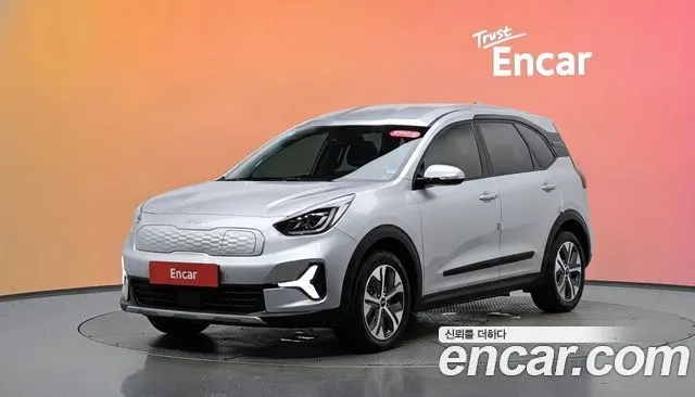 KIA NIRO PLUS 2024 — 11 543 км, серебристый, Корея — под ключ — фото 2
