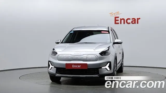 KIA NIRO PLUS 2024 — 11 543 км, серебристый, Корея — под ключ — фото 3