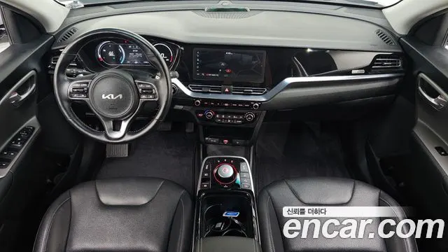 KIA NIRO PLUS 2024 — 11 543 км, серебристый, Корея — под ключ — фото 7