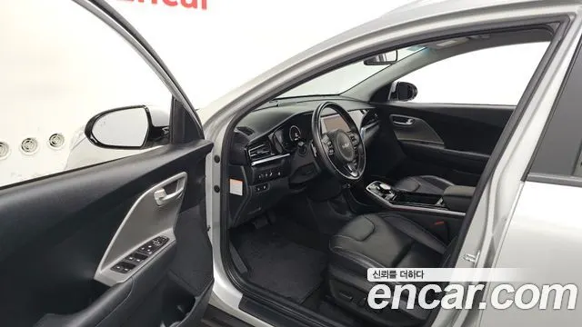 KIA NIRO PLUS 2024 — 11 543 км, серебристый, Корея — под ключ — фото 10