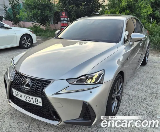 Lexus IS200t — из Кореи под ключ