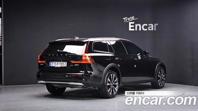 VOLVO V60 CROSS COUNTRY — из Кореи под ключ