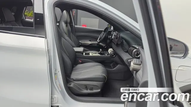 BYD ATTO 3 2025 — 7 030 км, светло-серебристый, Корея — под ключ — фото 11