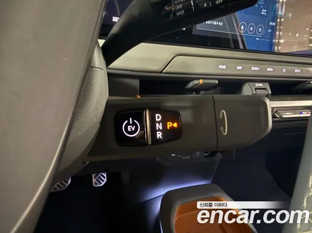 KIA EV3 2025 — 38 228 км, светло-серебристый, Корея — под ключ — фото 9