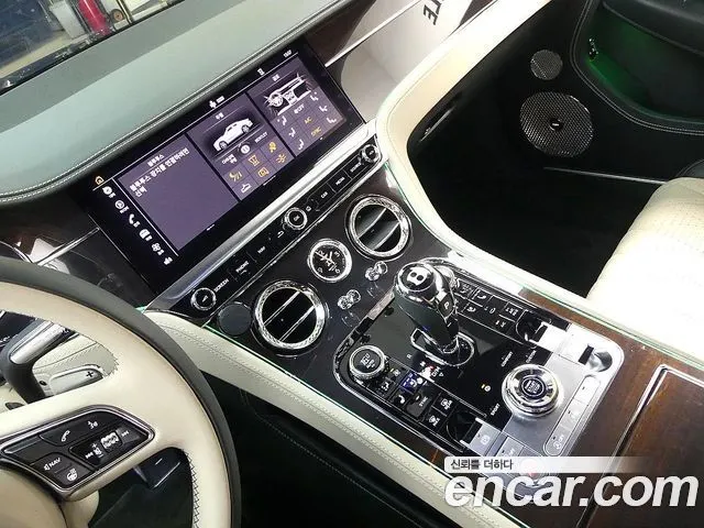 BENTLEY CONTINENTAL 2024 — 9 400 км, тёмно-зелёный, Корея — под ключ — фото 10