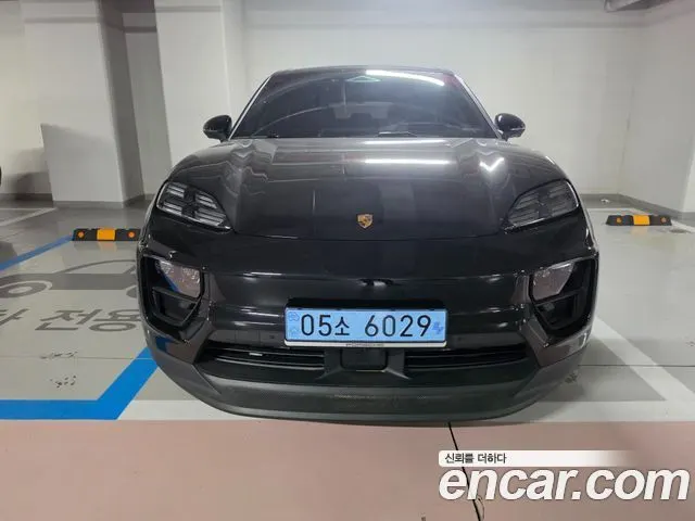 PORSCHE MACAN 2025