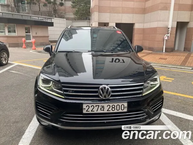 VOLKSWAGEN TOUAREG 2016 — 203 000 км, Корея — под ключ — фото 1