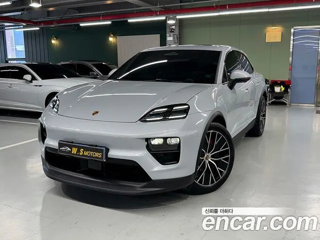 PORSCHE MACAN EV 2025