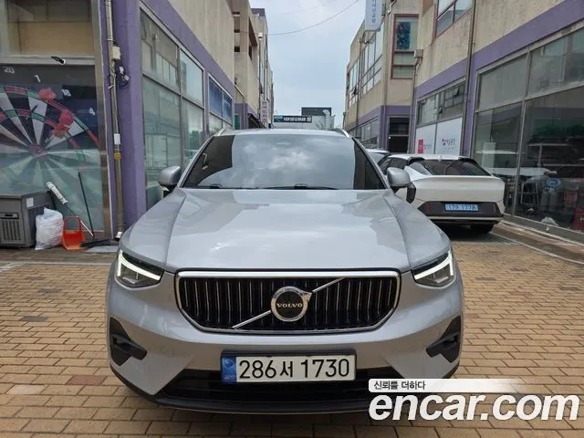 VOLVO XC40 2023 — 36 000 км, серебристый, Корея — под ключ — фото 3