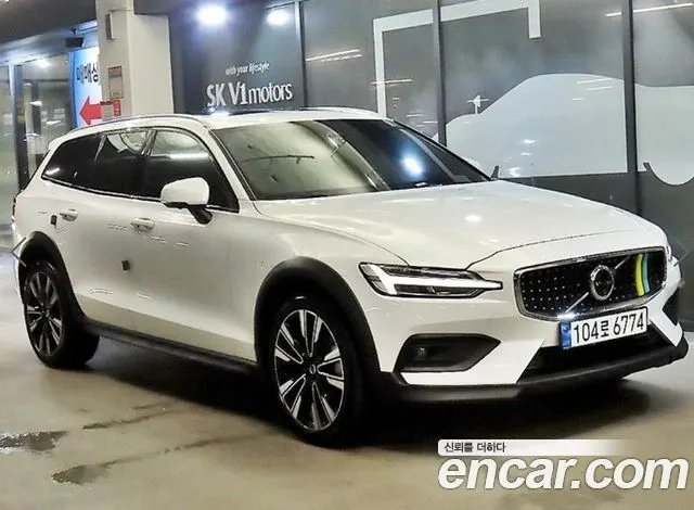VOLVO V60 CROSS COUNTRY — из Кореи под ключ