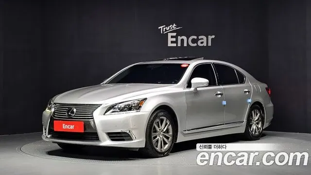 LEXUS LS460 2016